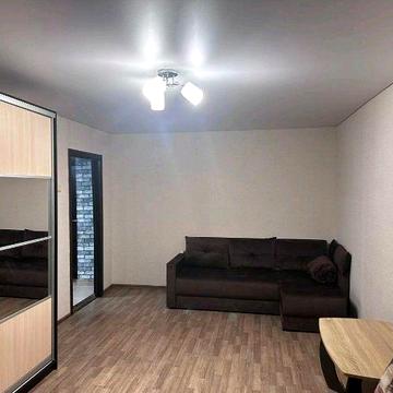 Терміново здаєтсься 1 кім квартира Декабристів 43