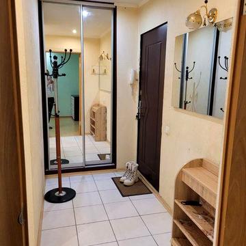 Сдам 1 кв метро Масельского 6000 гр.