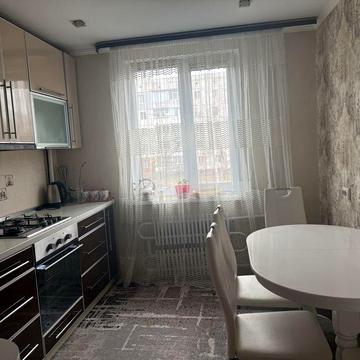 Продам чудову трикімнатну квартиру