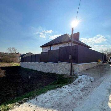 Продаж будинку з спорудами та землею неподалік Тернополя