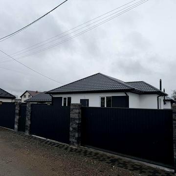 Продаж будинку неподалік центра з ремонтом