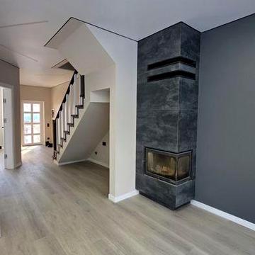 Котедж з ремонтом та міськими комунікаціями