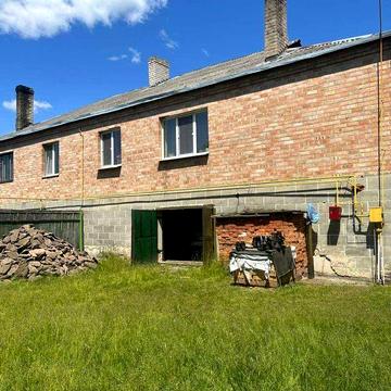 Продам половину будинку у місті Радомишль