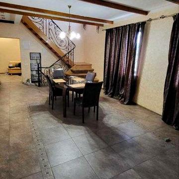 Продаж 2-х поверхового будинку у Рай-Оленівці с земельною ділянкою 18 соток