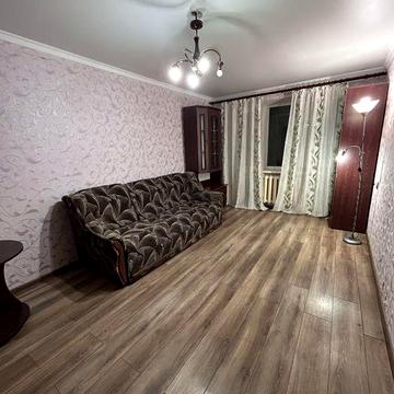 1-но кімнатна к-ра в центрі  СВІТЛО Є