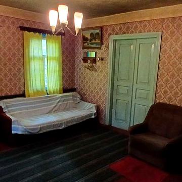 Садиба в центрі села Пороскотень. 18 соток землі