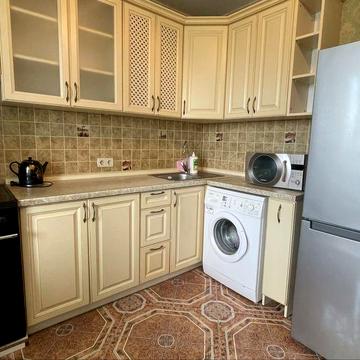 Здам 2ух кімнатну квартиру ДВРЗ дарницька площа вул. Новаторів