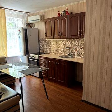 Продам уютную квартиру (2 объединённые комнаты в общежитии), район Казарского