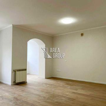 Центр міста! 1-кімнатна квартира-студія на 2-му поверсі.