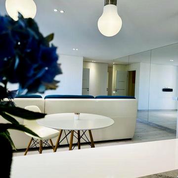 Простора та дуже гарна 3 кімнатна квартира в центрі міста