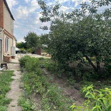 Будинок по вулиці Миколаївське шосе з виходом на річку