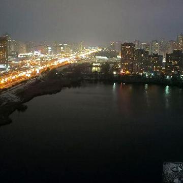 Продам двокімнатну квартиру 68.75 кВ.м. Я власник ЖК Лебединий