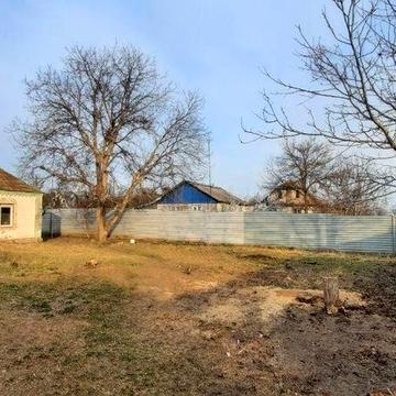 Будинок із потенціалом для життя і власної справи