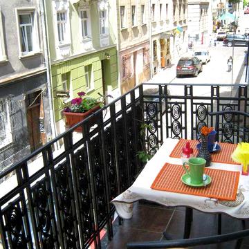 Довгострокова оренда квартири з балконом Львів, р‑н. Галицький Рогатинців Братів вулиця, буд. 14