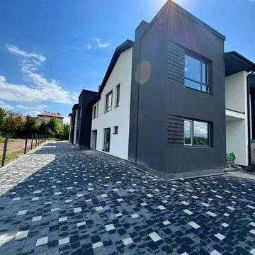 Котедж у Львові: гараж, газ, 2 поверхи, 134 м², Білогорща, 700$ м²