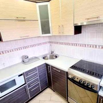 Сдам 3 кв Новые Дома  Коммунальный рынок  Льва  Ландау  можно военных.  10000 гр.