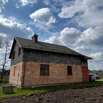 Будинок з ділянкою