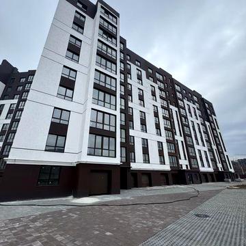 Продам 2 кімнатну квартиру у новобудові під ремонт біля озера