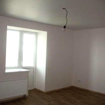 Велика квартира, мінімальний ремонт, метро Васильківська поруч ЖК 4 сезони