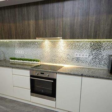 Власник. Без комісії . 3 кімнатна квартира. ЖК Авіа вода опалення  і ліфти від генератора Вишневе