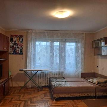 Продам 3кв. вул. Українська, житловий стан.