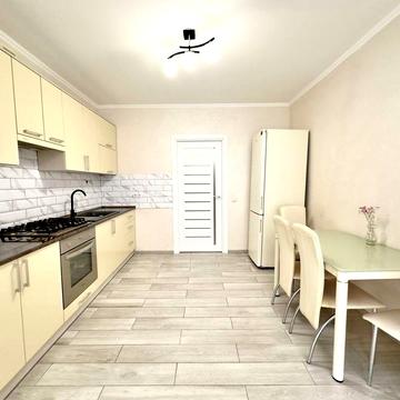 Простора квартира в престижному ЖК, перша здача, дві зупинки до центру