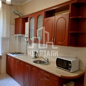 Мала Житомирська вул., 18