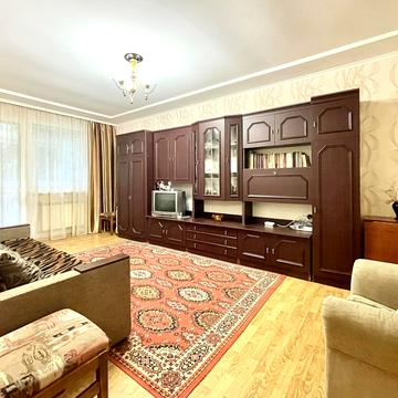 Академіка Павлова вул., 146