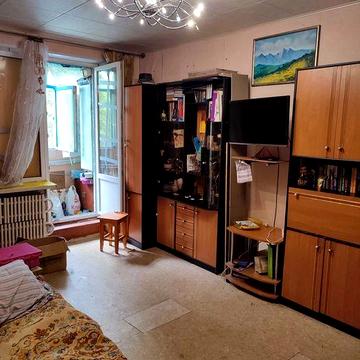 Продам 2-к кв.на третьому поверсі у житловому стані