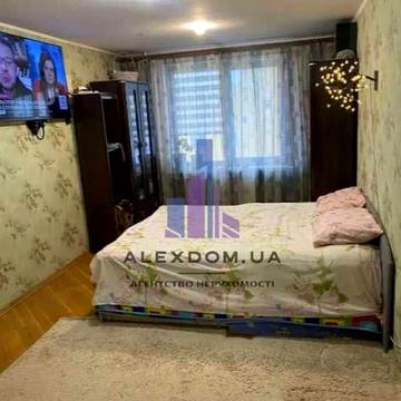 Продаж 1к квартира Вул. Левка Лукяненко 2/4. Метро Оболонь
