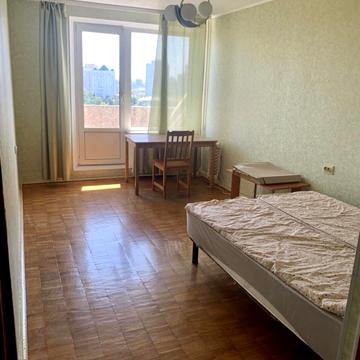 Андрія Малишка вул., 15