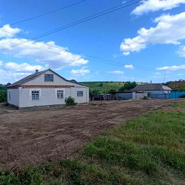 Продам цегляний будинок