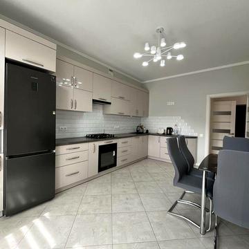 Центр.частина поруч парку.Новобуд.укомплектована.