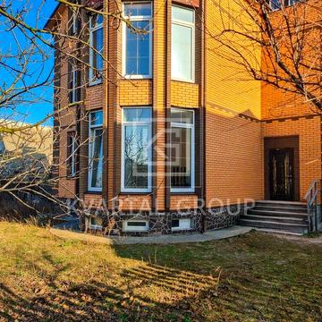 Продаж будинку в центрі міста