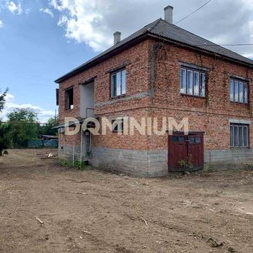 Продаж просторого будинку з подвір’ям та прибудовою у Виноградові