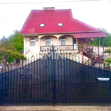 Продається розкішна вілла у Хусті