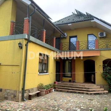 Продається чудовий будинок,комфортне житло  м.Виноградів