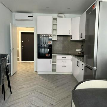 Дніпровська набережна вул., 15-Є