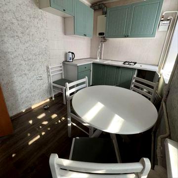 Зигіна поруч зупинка гарний стан