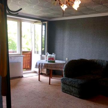 здається 3-х кімнатна