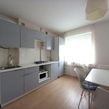 Здам 2х Червоний Камінь/метро Покровська