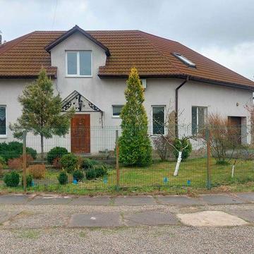 Здається в оренду сучасна садиба у с. ПЛЮТИ.