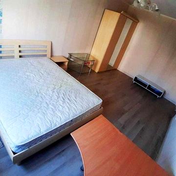 Метро Минская - Героев Днепра.  Оболонский проспект, 37.