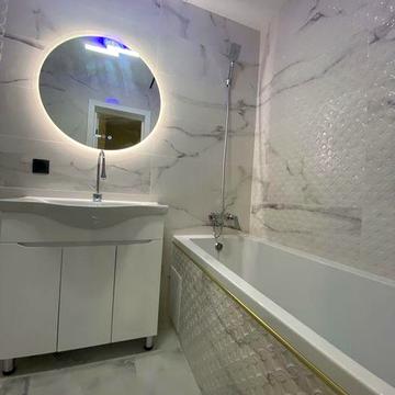 Продам трёхкомнатную чешку с евроремонтом в кирпичном доме в центре