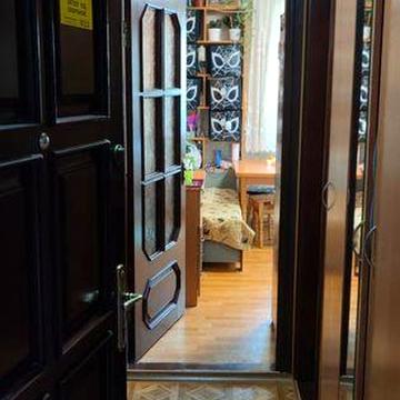 Однокімнатна квартира  секція в центрі мікрорайону