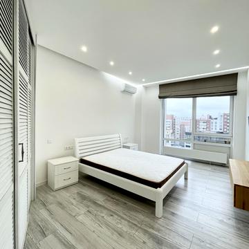 Саперне Поле вул., 5