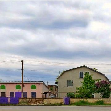 Продаж 2 поверхового будинку з магазином разом