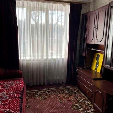 продам трикімнатну квартиру центр