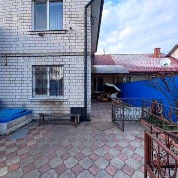 Продам частину будинку на Іподромному