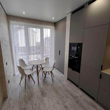 Однокімнатна квартира з сучасним ремонтом .